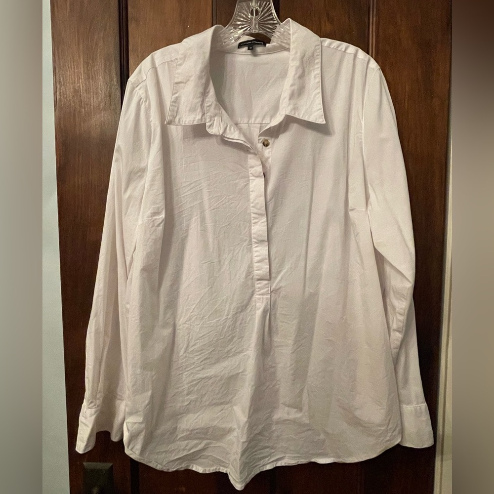 Universal Standard white stretch popover blouse size M (18-20)